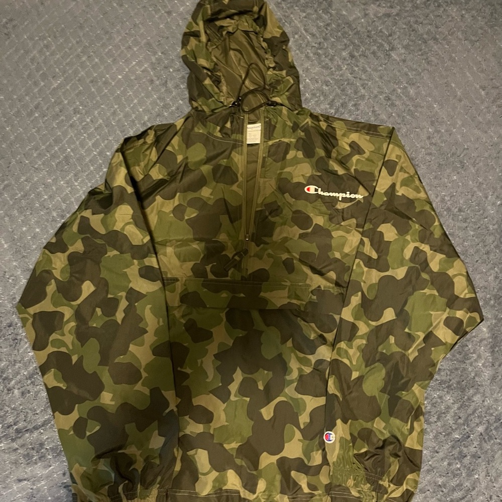 Champion camo windbreaker size XL never used